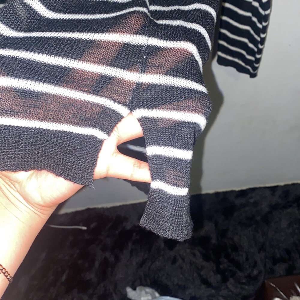Divided H&M top - Picture 3 of 3
